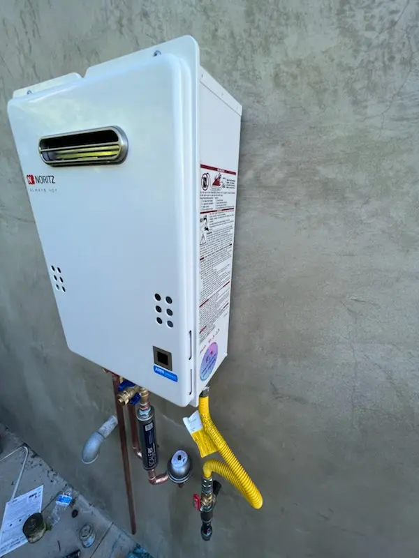 Tankless water heater installation for Pahokee homes